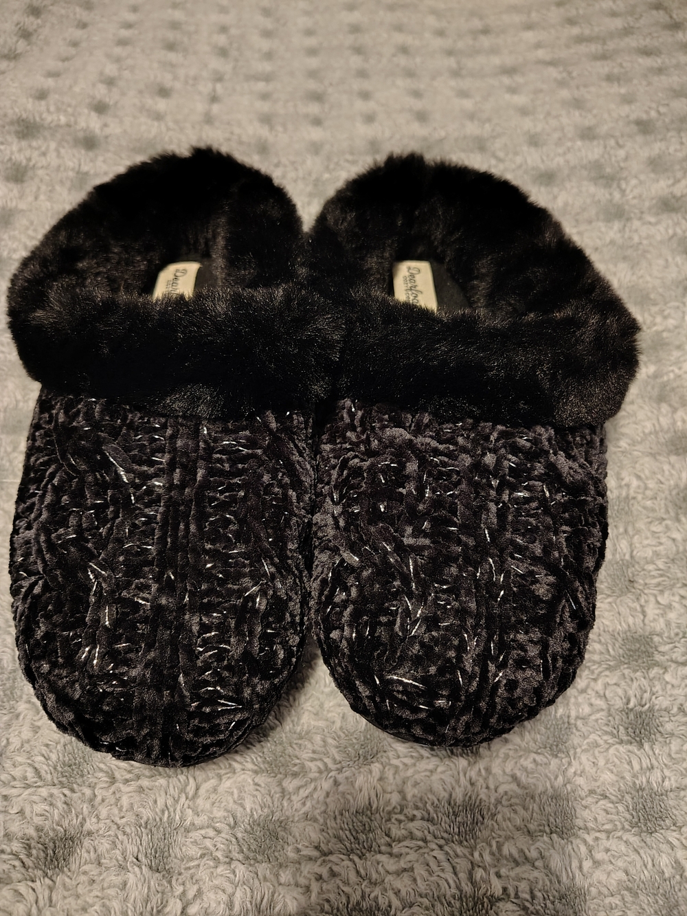 dearfoams Black Plush Faux-Fur Slip-On Women's Slippers